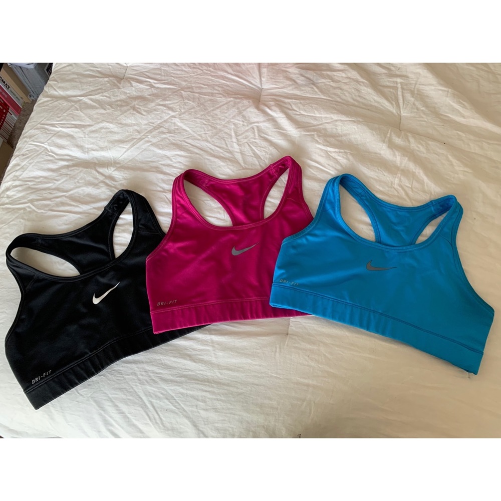 3 Nike Pro Sports Bras